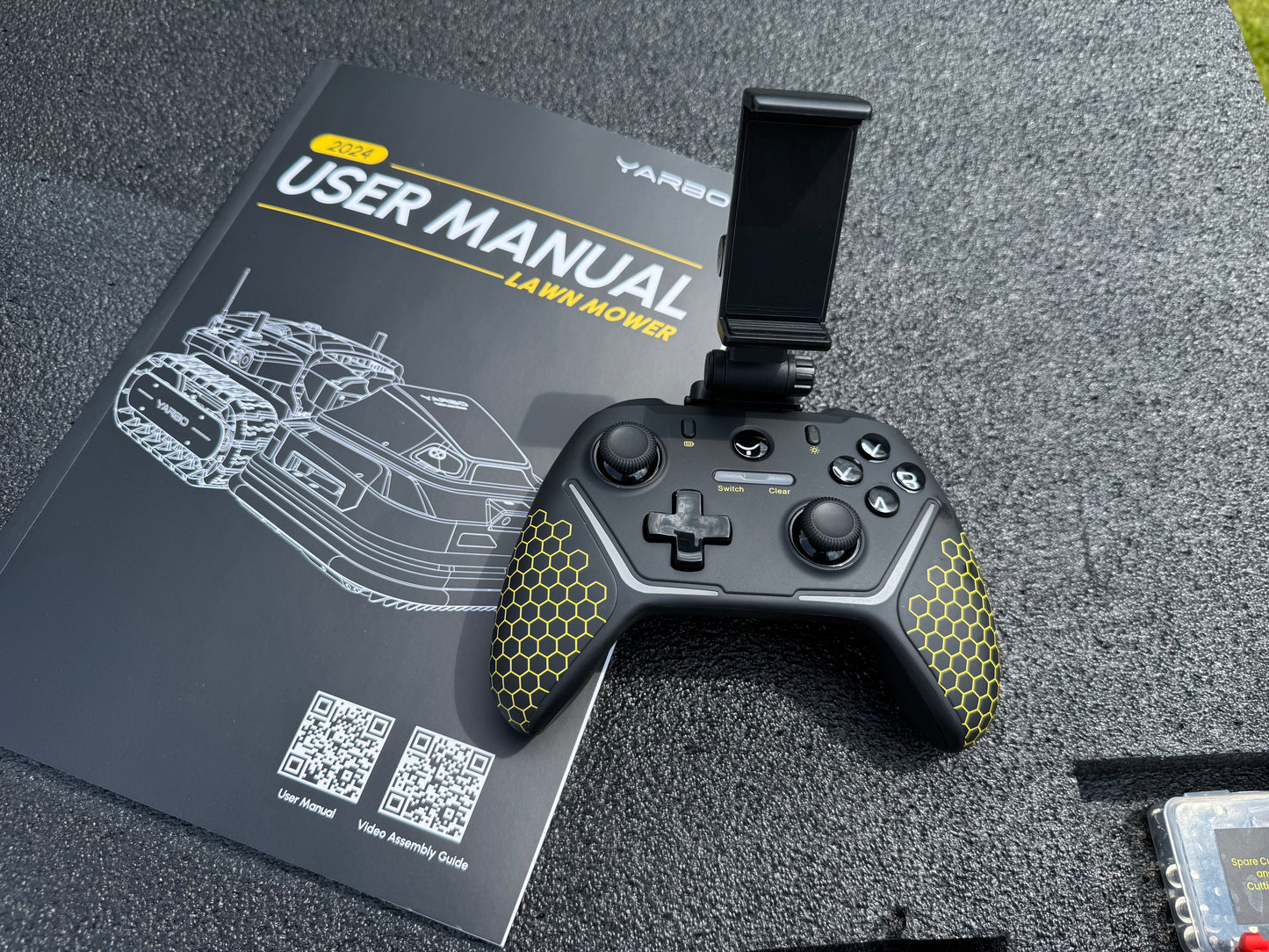 YARBO Mähroboter, Core (Steuereinheit) + Lawn Mower für 25.000 m² mit 50 cm Schnittbreite